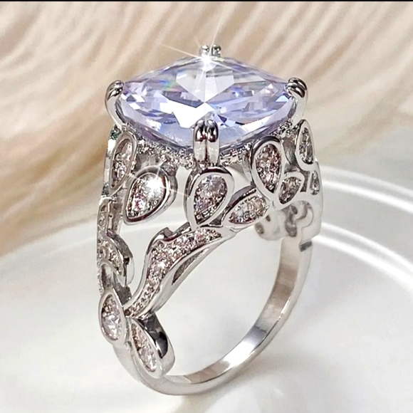 Chunky Zircon Ring - Picture 2 of 3